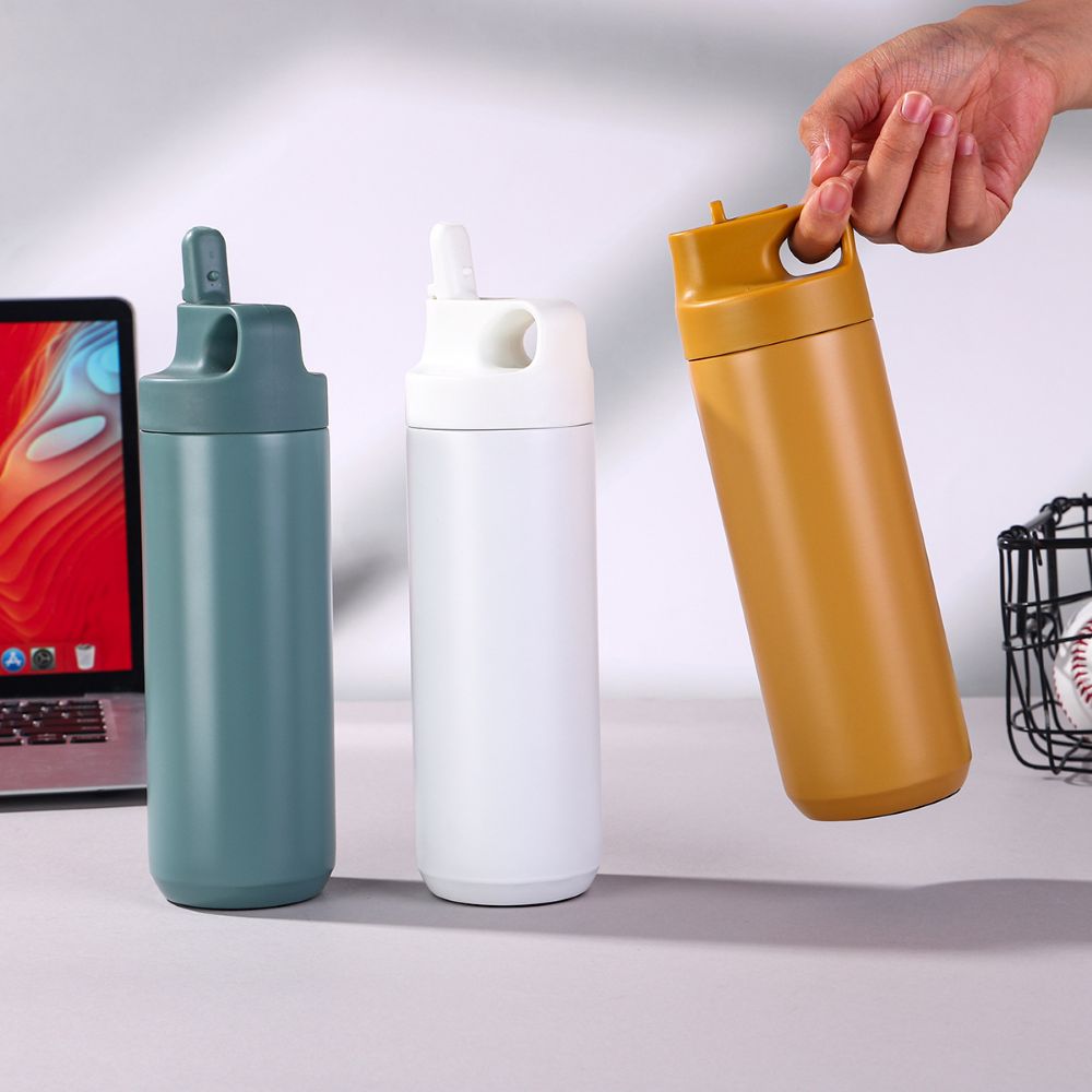 Straw lid stainless steel insulated bottle front view